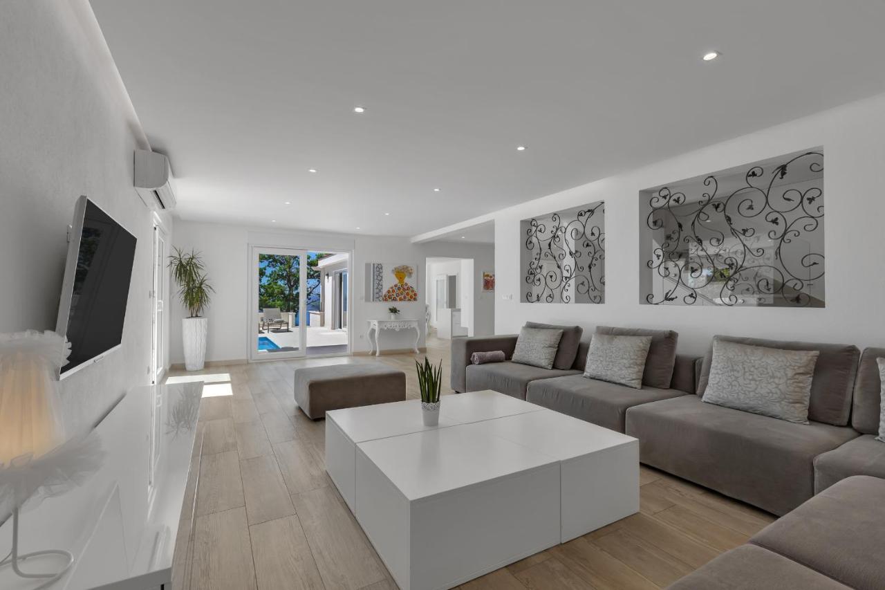 Villa Prestige Baška Voda Exteriör bild
