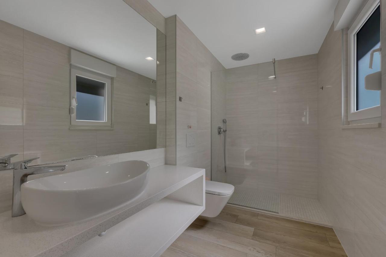 Villa Prestige Baška Voda Exteriör bild